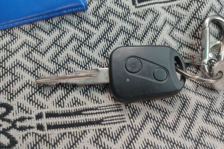 Used Jinbei Hiace X30 2021 1.5L Comfort Plus Central Air-Conditioned Van China VI Standard SWC15M Vehicle Key