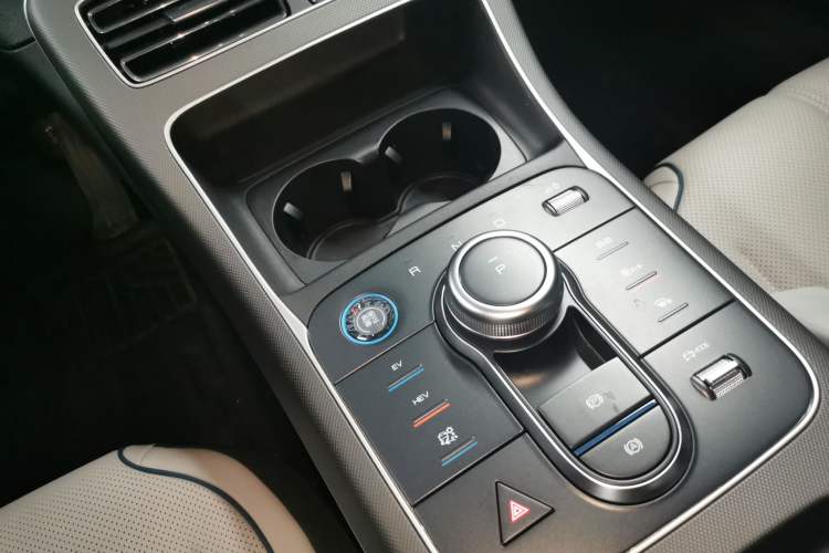 Used BYD Destroyer 05 2024 HONOR Edition DM-i 55KM Luxury Model Gear Lever