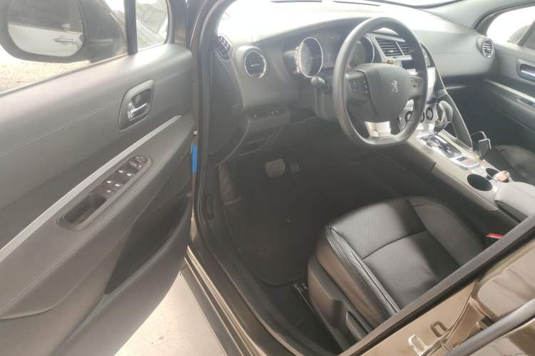 Used Peugeot 3008 2016 2.0L Automatic Classic Edition
