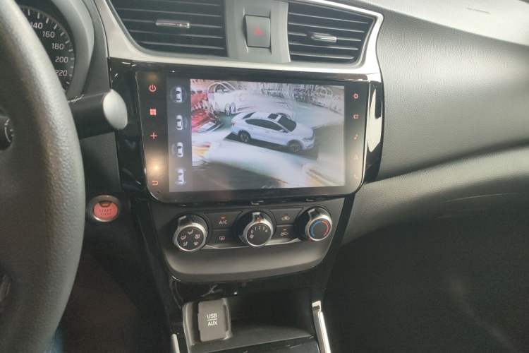 Used Nissan Sylphy 2018 1.6XV CVT Deluxe Edition Audio And AC Panel