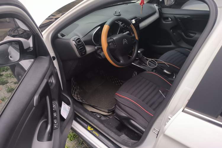 Used Citroen C3-XR 2020 230THP DCT C-Series Trendy Edition Driver Seat