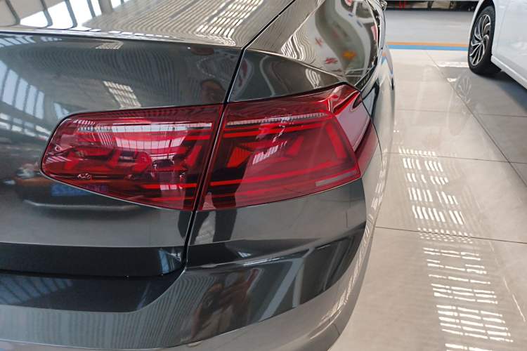 Used Volkswagen Magotan 2023 2 Million Units Commemorative Edition 330TSI DSG Luxury Version
