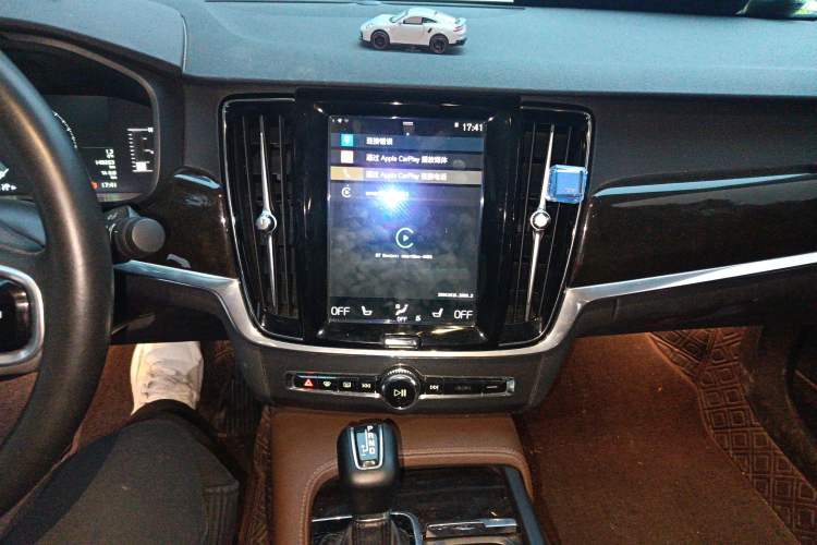 Used Volvo S90 2018 T4 Zhiyuan Edition
