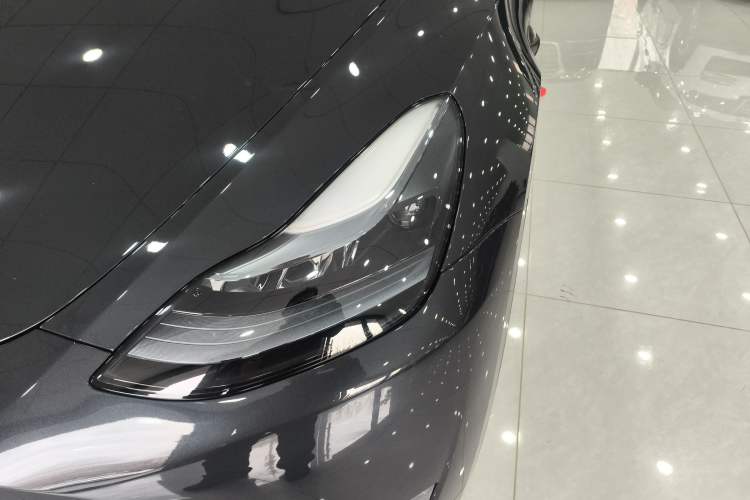 Used Tesla Model Y 2024 Long-Range All-Wheel-Drive Version
