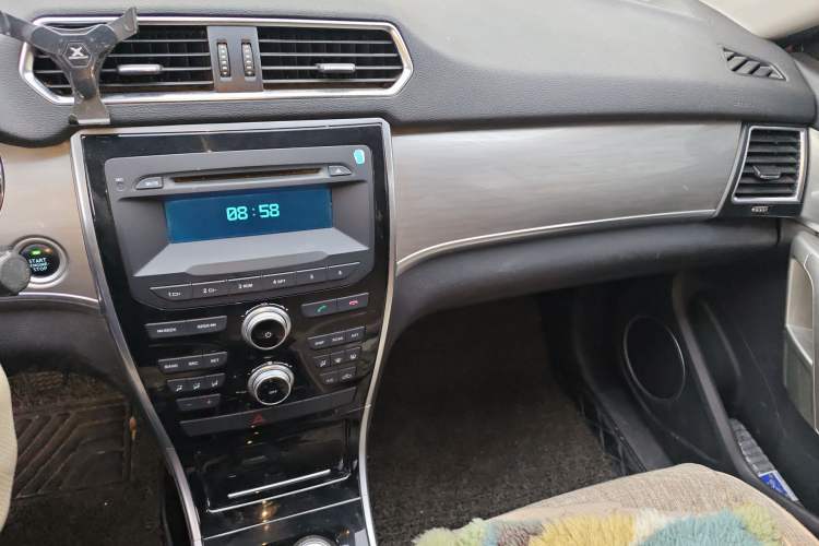 Used Haval H2 2017 Red-Label 1.5T Manual Two-Wheel Drive Comfort Model