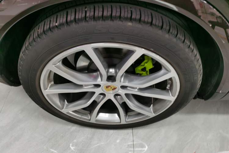 Used Porsche Cayenne E-Hybrid 2023 Cayenne E-Hybrid 2.0T Platinum Edition Exterior 5