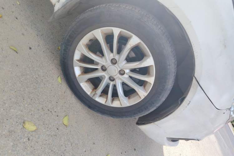 Used Geely Auto Vision 2015 1.5L Manual Elite Model Right Front Wheel Hub