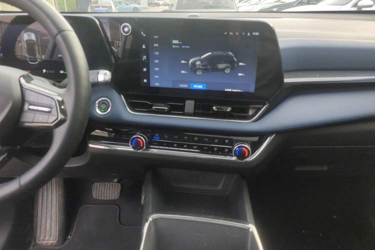 Used Chevrolet Equinox Plus 2024 102km RS Ultimate Edition