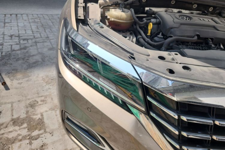 Used Volkswagen Passat 2019 380TSI Luxury Edition China VI Standard Right Front Headlight