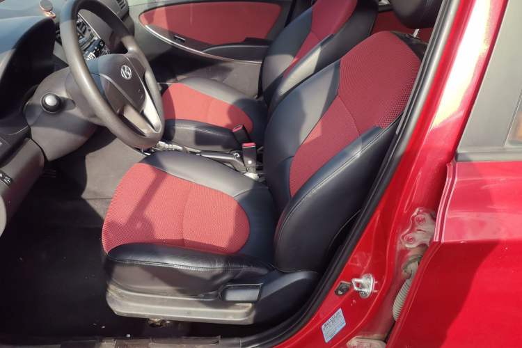 Used Hyundai Verna Ray 2016 1.4L Automatic Leading-Edge GLX Left Front Seat