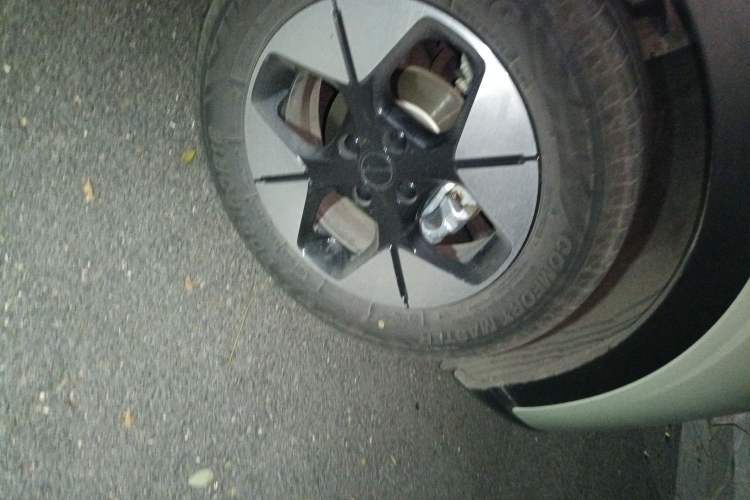 Used Geely Galaxy Geome 2025 UP 410km Exploration Edition Right Front Wheel Hub