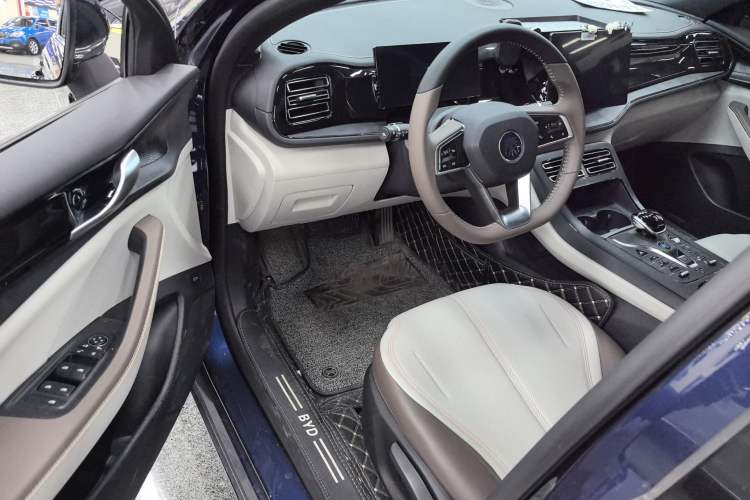 Used BYD Qin PLUS 2023 Champion Edition DM-i 55KM Leading Model
