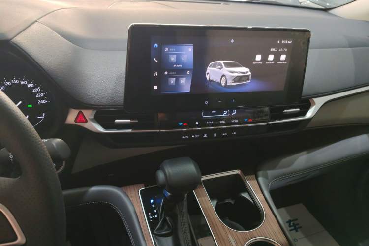 Used Toyota SIENNA 2026 Model 2.5L Dual-Engine Two-Wheel-Drive Comfort Edition