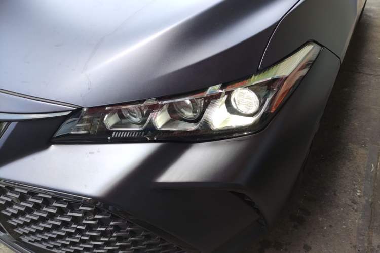 Used Toyota Avalon 2019 Dual-Engine 2.5L Luxury Edition China VI Standard