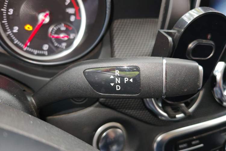 Used Mercedes-Benz GLA 2019 GLA 200 Dynamic Edition Gear Lever