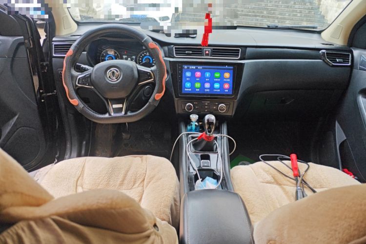 Used Dongfeng Fengon 580 2017 1.5T Manual Luxury Model Center Console