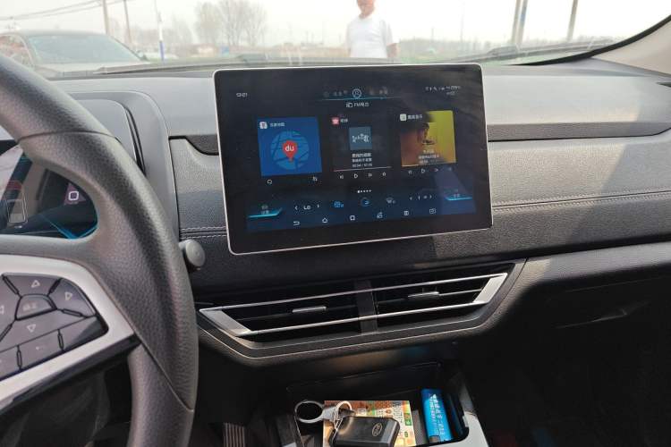 Used BYD Yuan New Energy 2019 EV535 Smart Connect Trendsetting Model Audio And AC Panel