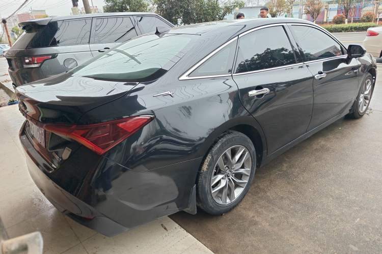 Used Toyota Avalon 2019 Dual-Engine 2.5L Luxury Edition China VI Standard