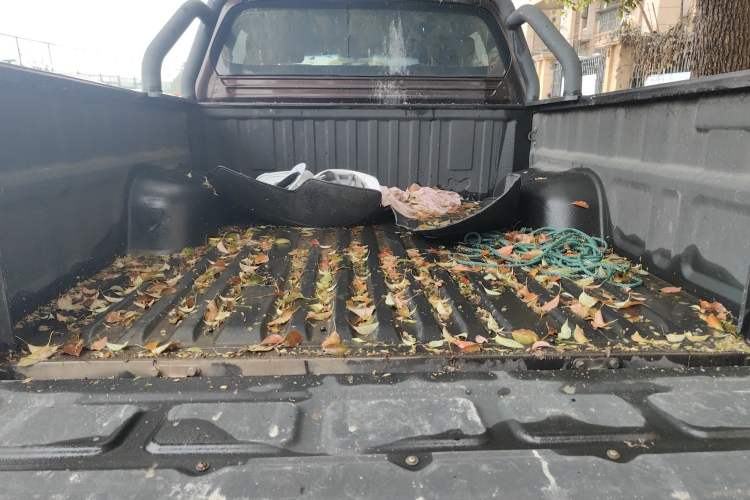 Used JMC Baodian 2020 2.5T Diesel 4x4 Comfort Edition Standard Wheelbase JX4D25A6L Trunk