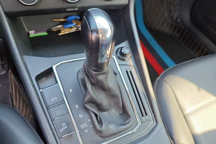 Used Volkswagen Lavida 2021 1.5L Automatic Comfort Edition Gear Lever