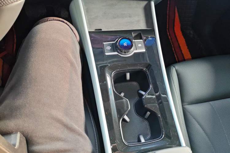 Used Volkswagen Tiguan L 2024 PRO 330TSI Two-Wheel Drive Smart Drive Edition
