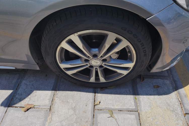 Used Mercedes-Benz C-Class 2016 C 200 L Sport Edition Right Front Wheel Hub
