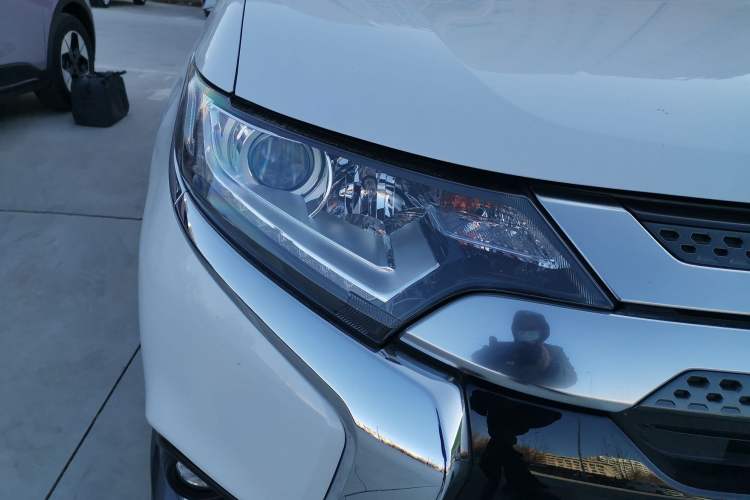 Used Mitsubishi Outlander 2020 2.0L Two-Wheel Drive Enjoyment Version 5 Seats Right Front Headlight