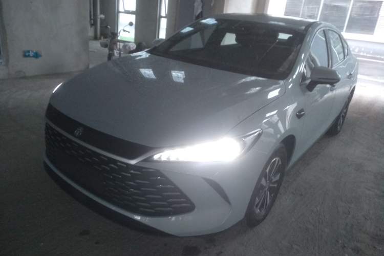 Used BYD Qin PLUS 2025 DM-i Smart Drive 120KM Superior Model