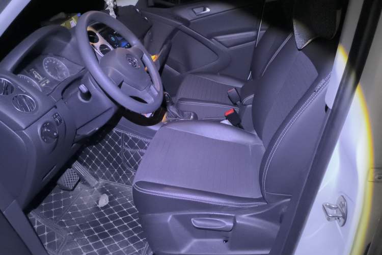 Used Volkswagen Tiguan 2016 280TSI Automatic Two-Wheel-Drive Silk Road Style Edition Left Front Seat