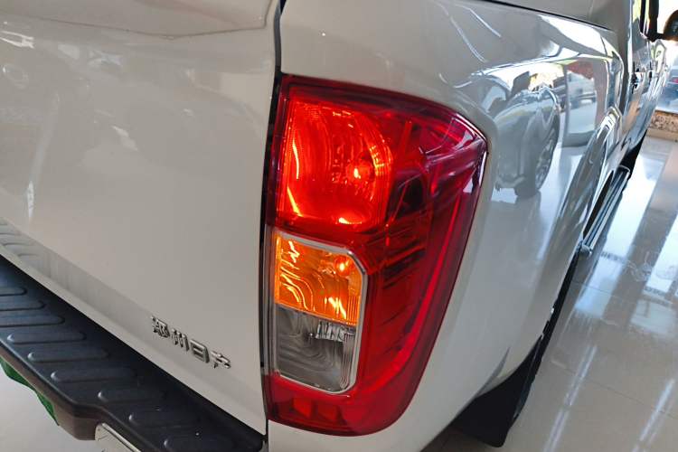 Used Nissan Navara 2021 2.5L Automatic 4x4 Premium Version QR25 Right Rear Taillight