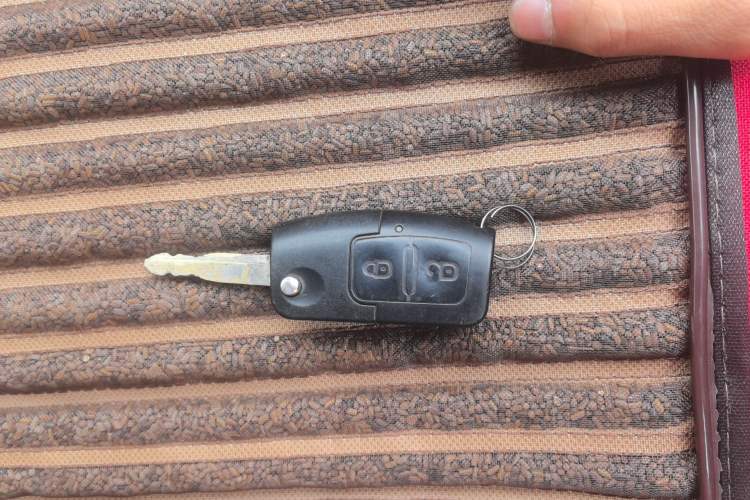 Used Foton Scenic G9 2017 2.4L Gasoline Cargo Van Commercial Version Long Wheelbase Model 4G69 Vehicle Key