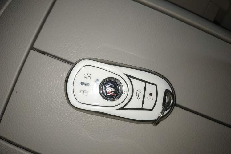 Used Buick GL8 2021 Land Cruiser Executive Class 652T Luxury Model