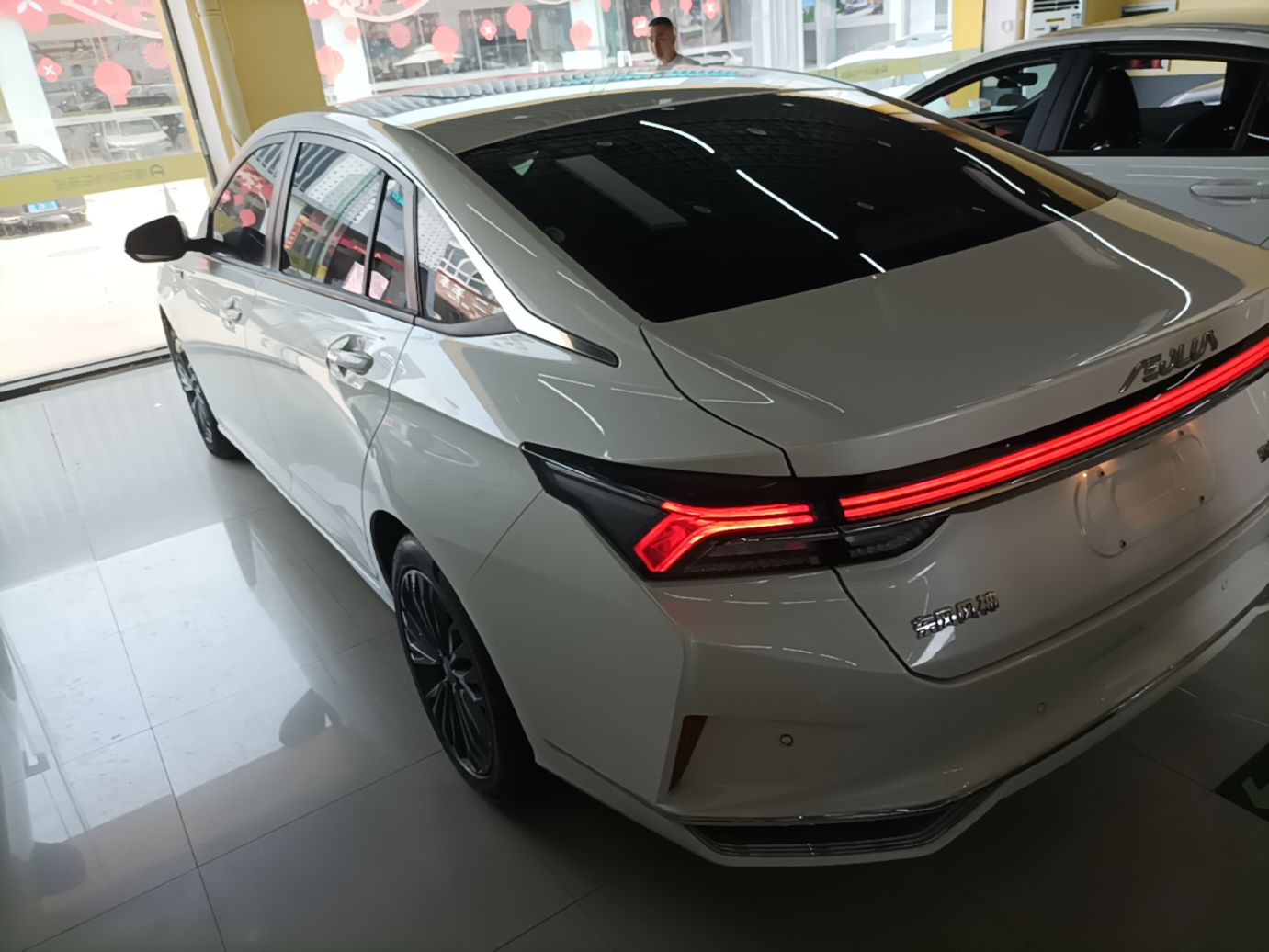 Dongfeng Aeolus Yixuan MAX 2021 1.5T Ultra-Stylish Trendsetter Edition — снимка 4