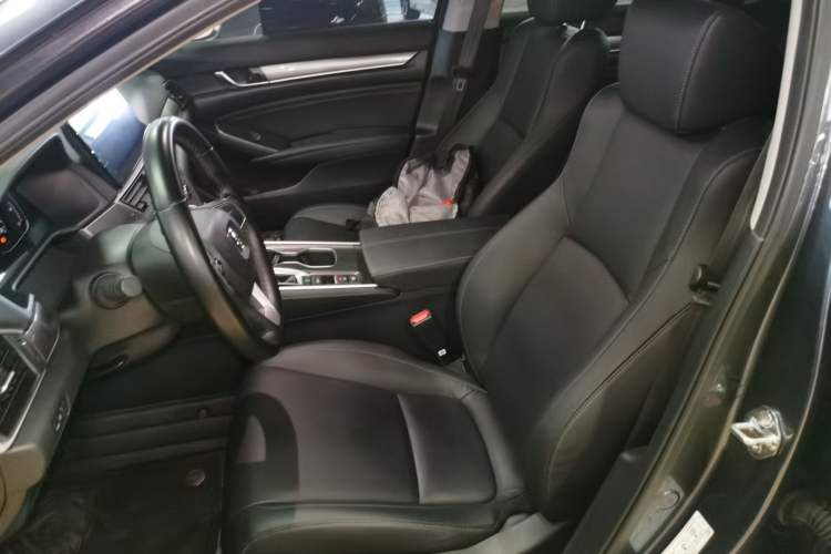 Used Honda Accord 2022 260TURBO Luxury Edition Left Front Seat