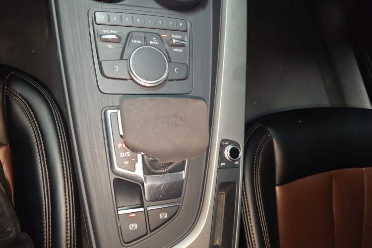 Used Audi A4L 2019 35 TFSI Ambition China VI
