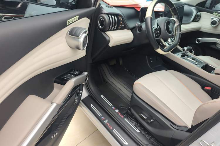 Used BYD Yuan PLUS 2024 Honor Edition 430KM Beyond Model
