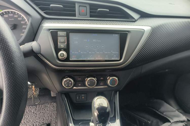 Used Nissan Lannia 2016 1.6L CVT Cool Edition Audio And AC Panel