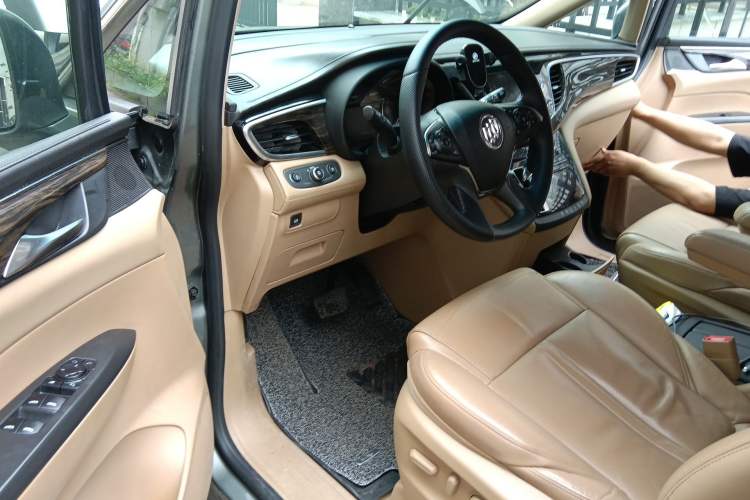 Used Buick GL8 2017 ES 28T Luxury Model China V Standard Driver Seat