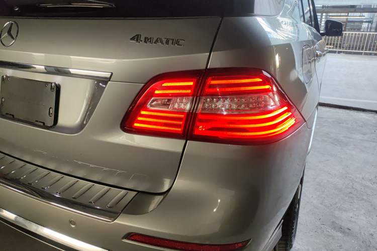 Used Mercedes-Benz M-Class 2014 ML 400 4MATIC Luxury Model