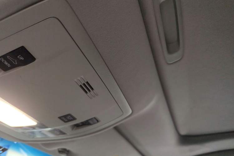 Used Lexus ES 2015 300h Comfort Edition
