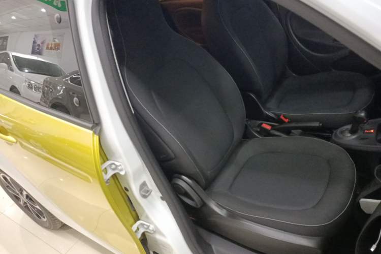 Used smart forfour 2016 1.0L 52 kW Passion Edition
