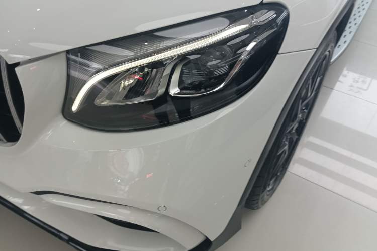 Used Mercedes-Benz GLC 2019 GLC 260 L 4MATIC Dynamic Model
