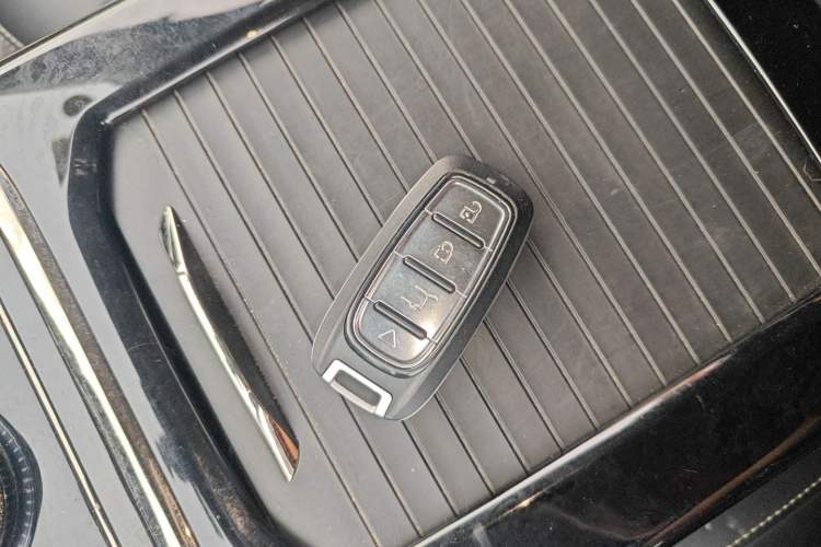 Used NETA U 2023 NETA U-Ⅱ 400 U Show Edition – Lithium Iron Phosphate