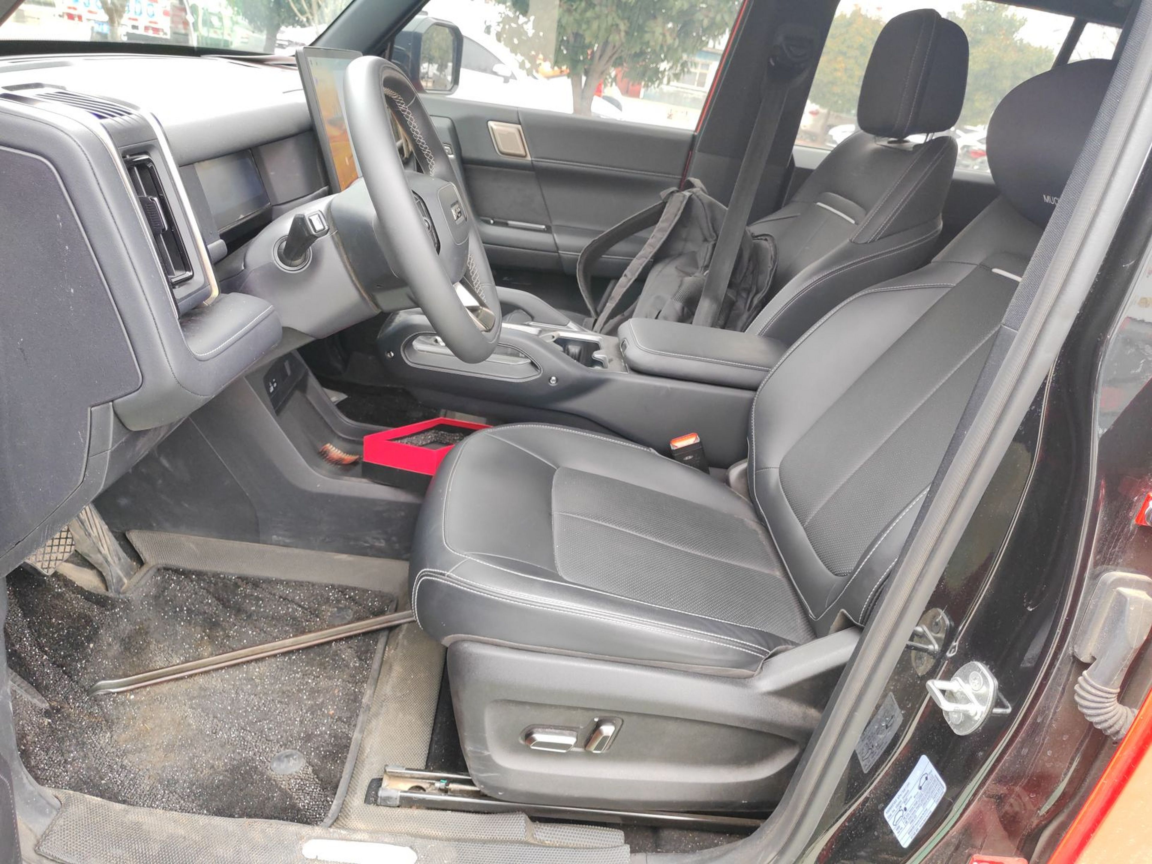 Переднее сиденье в автомобиле