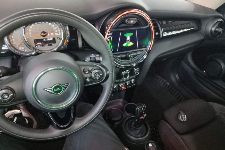 Used MINI MINI 2018 1.5T COOPER Classic Edition