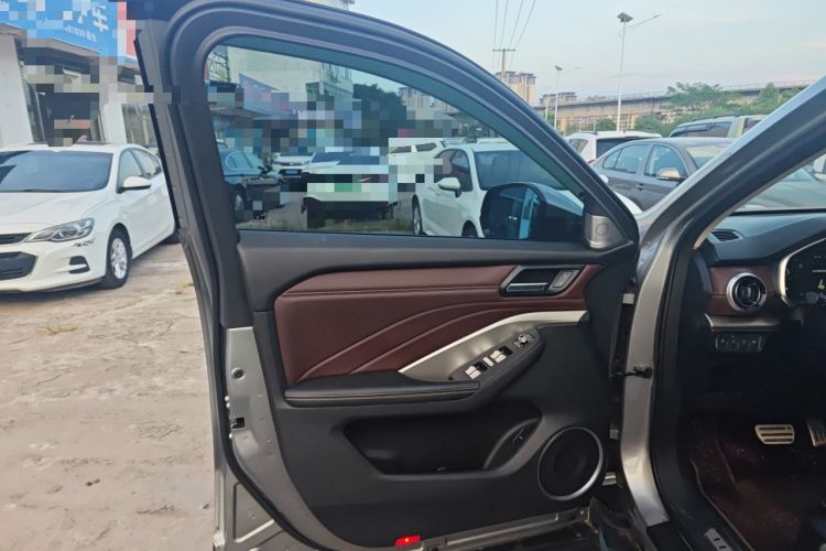 Used Wey VV6 2018 2.0T Two-Wheel-Drive Ultra-Luxury Version China V Standard