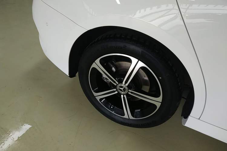 Used Mercedes-Benz A-Class 2022 Revised Version A 200 L Sport Sedan Fashionable Style Exterior 5