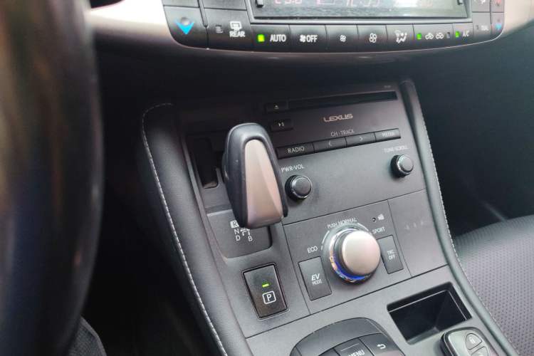 Used Lexus CT 2014 CT200h Comfort Edition Monochrome