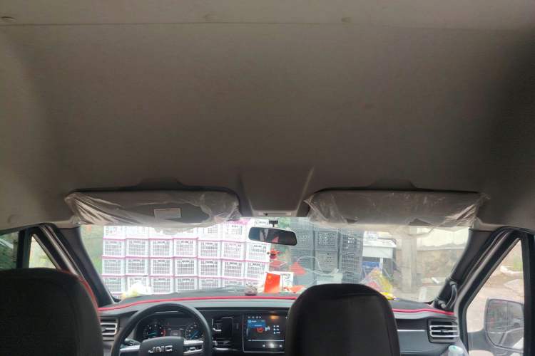 Used JMC Fushun 2023 2.0T Manual Mid-Drive Mid-Roof Commercial Multi-Purpose 7-Seater Passenger Vehicle Headliner