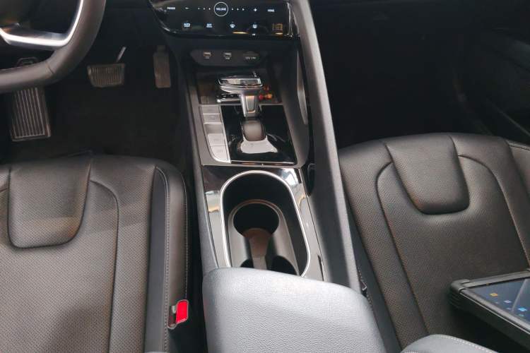 Used Hyundai Elantra 2021 1.5L CVT LUX Prestige Edition
